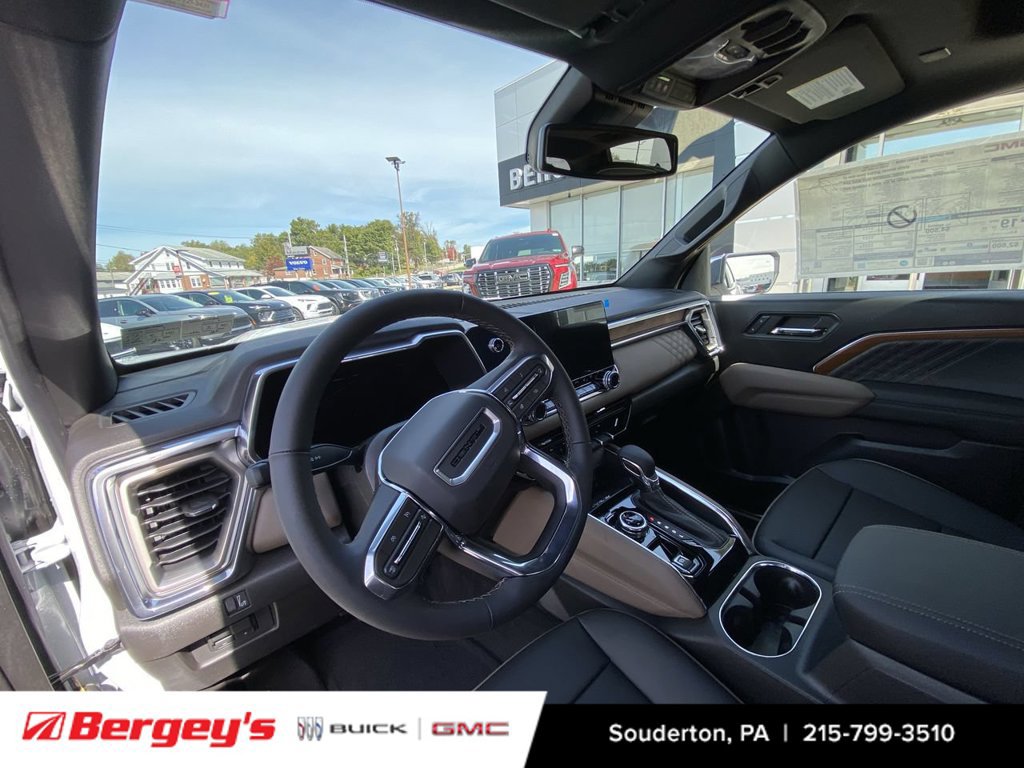 New 2026 GMC Canyon Denali w/ LPO, Black Badging Package AWD/4WD image 11
