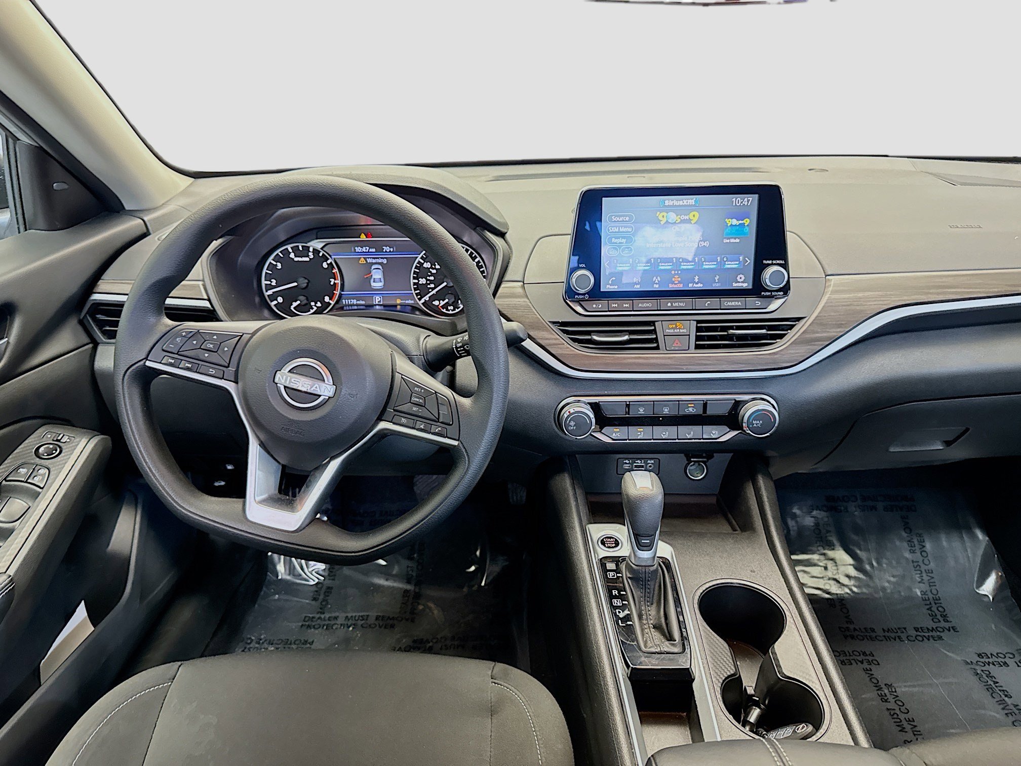 Used 2025 Nissan Altima 2.5 SV image 13