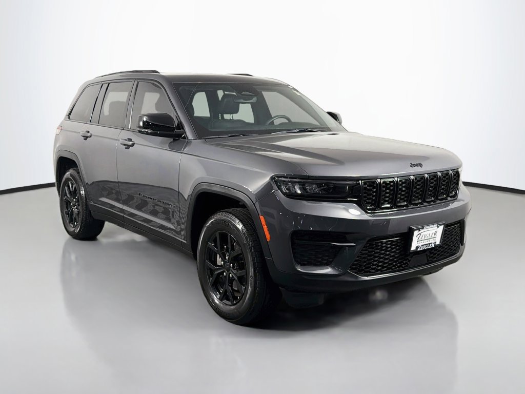 Used 2024 Jeep Grand Cherokee Altitude AWD/4WD image 1