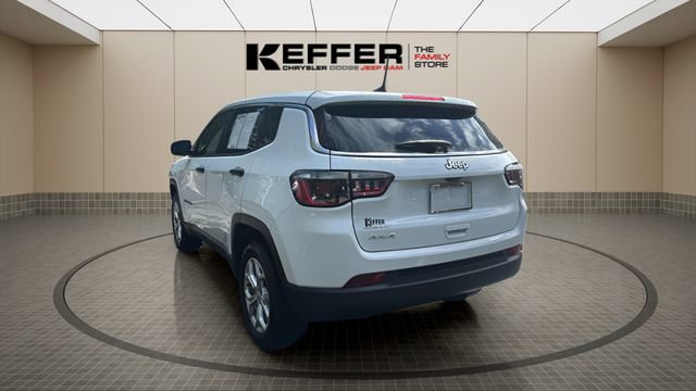 Certified 2024 Jeep Compass Sport AWD/4WD image 3