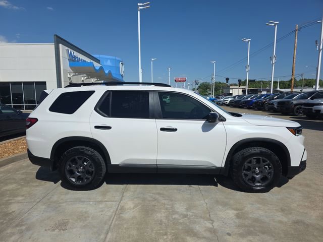 Used 2025 Honda Pilot TrailSport image 6