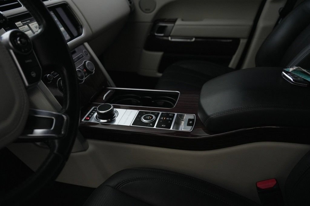 Used 2015 Land Rover Range Rover Supercharged AWD/4WD image 15