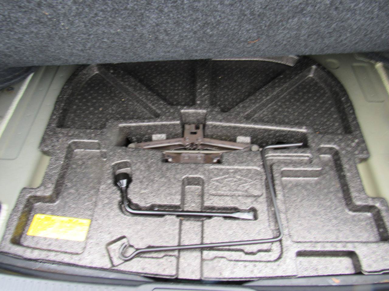 Used 2012 Toyota Camry SE FWD image 36