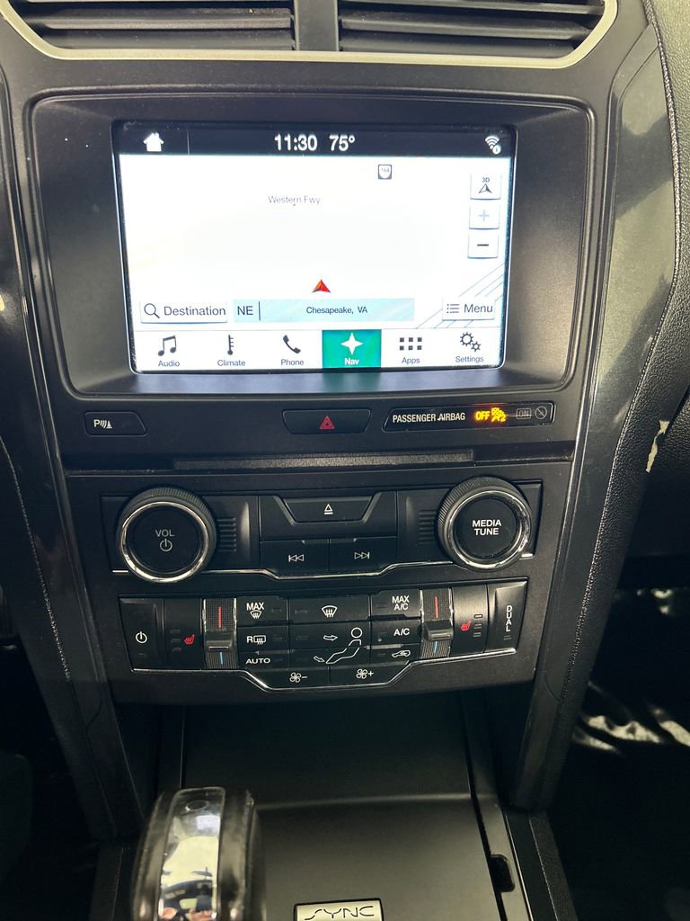 Used 2017 Ford Explorer XLT w/ Equipment Group 202A image 14