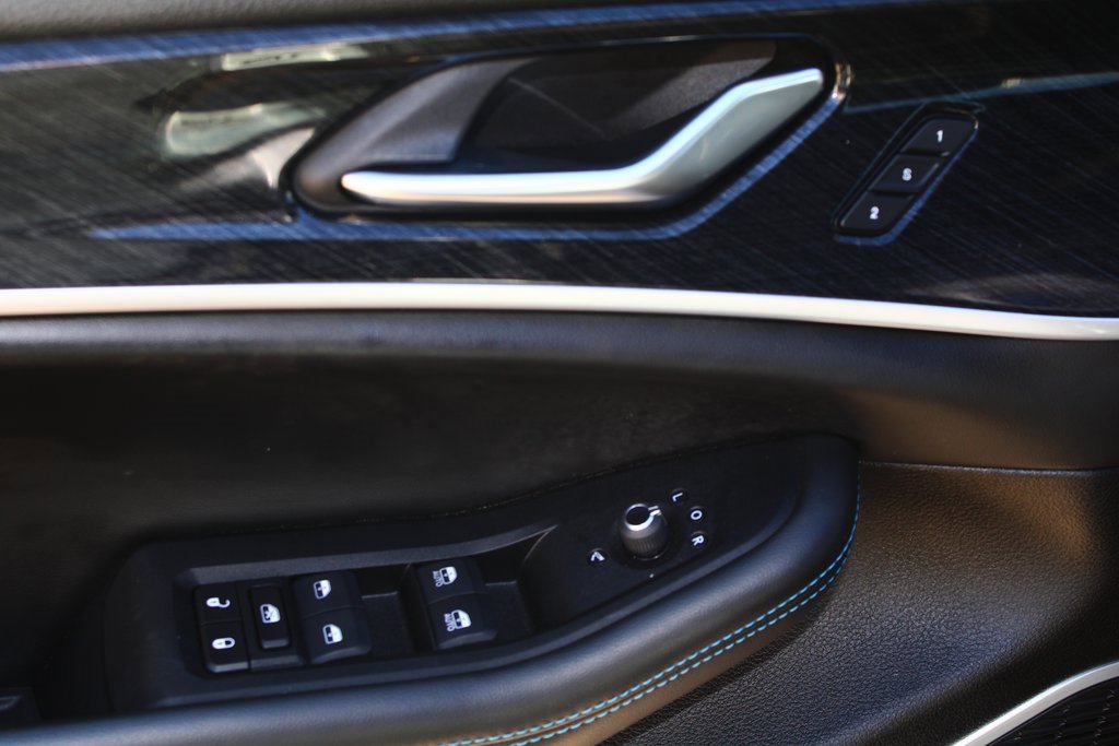 Used 2024 Jeep Grand Cherokee Trailhawk w/ Advanced Protech Group II image 13