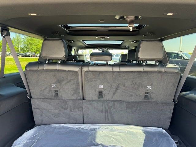 New 2026 Jeep Grand Wagoneer L Limited AWD/4WD image 38