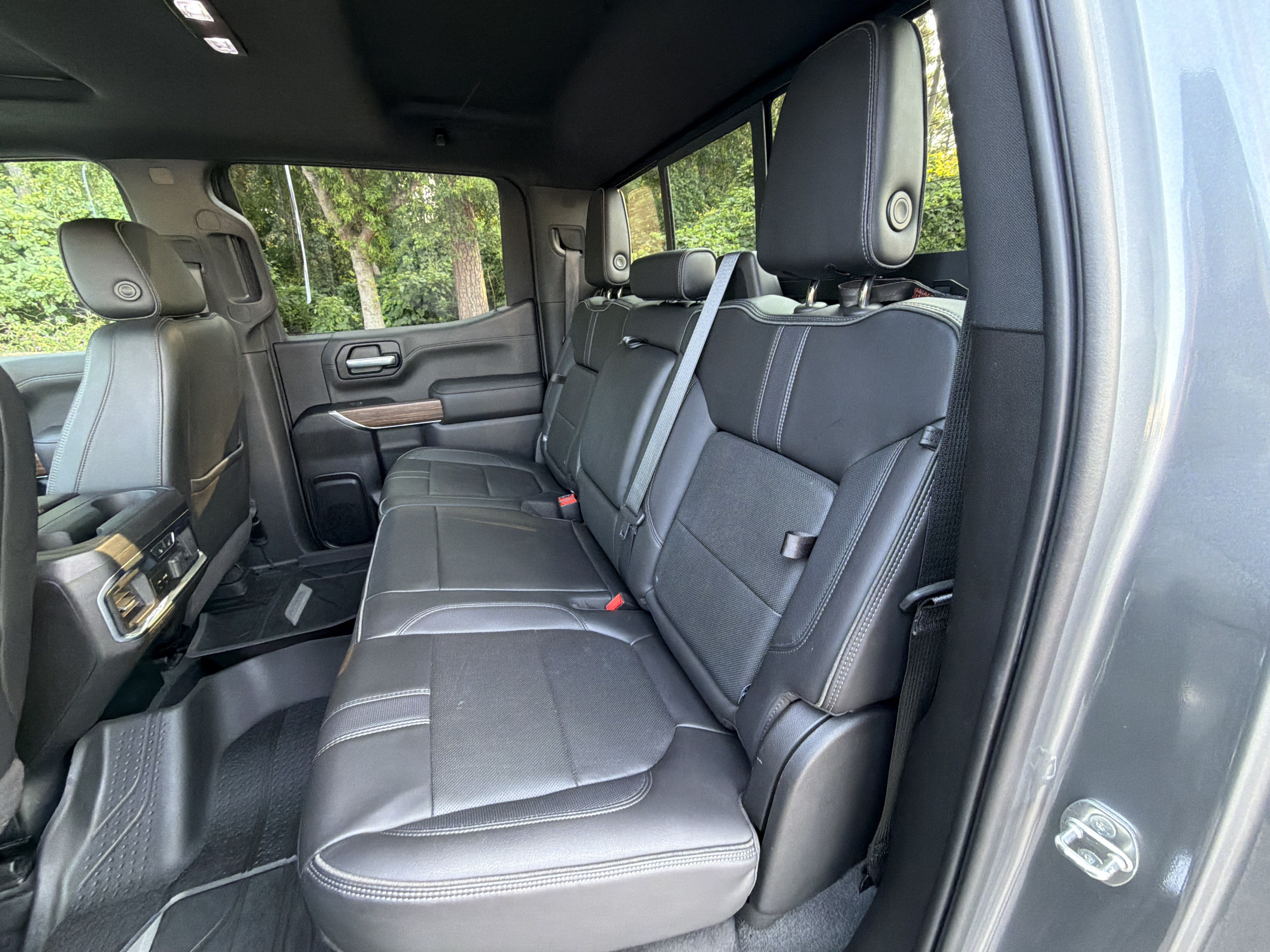 Used 2021 Chevrolet Silverado 1500 High Country w/ Technology Package AWD/4WD image 16