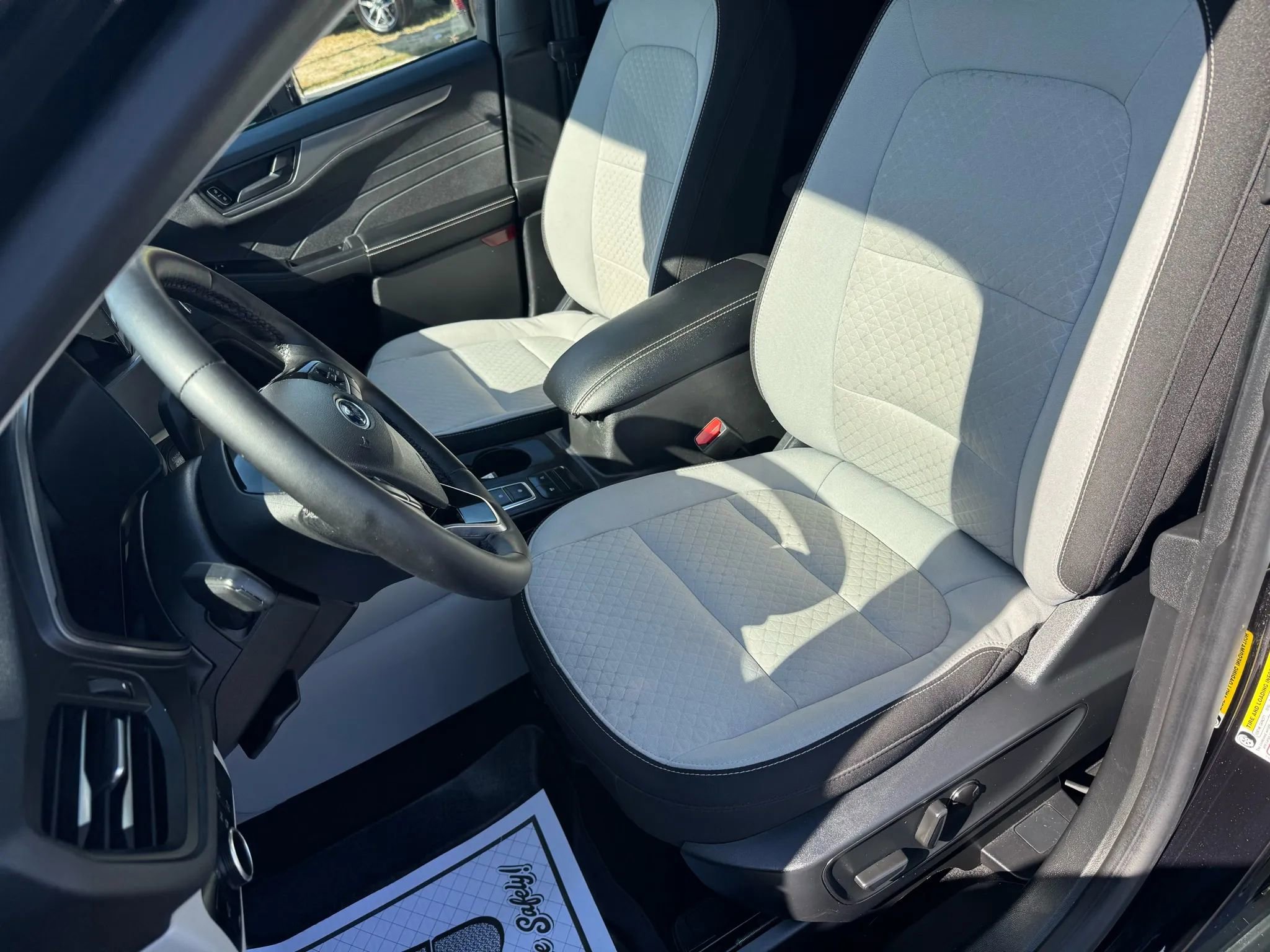 Used 2024 Ford Escape Active w/ Cold Weather Package image 4