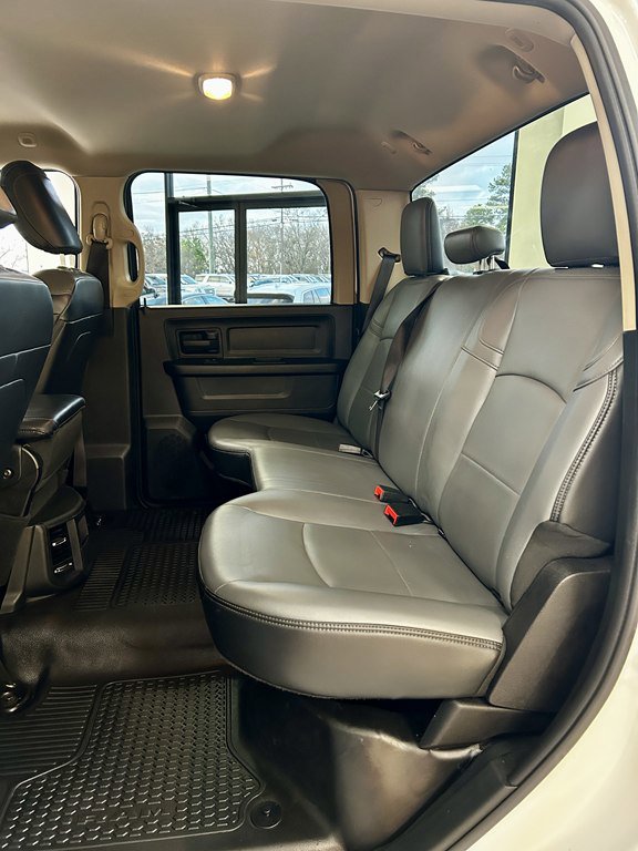 Used 2020 RAM 3500 Tradesman w/ Chrome Appearance Group image 17