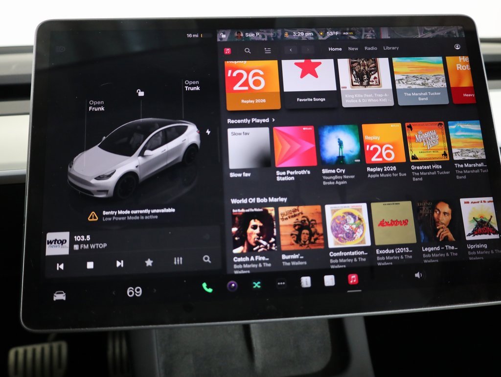 Used 2023 Tesla Model Y Performance image 23