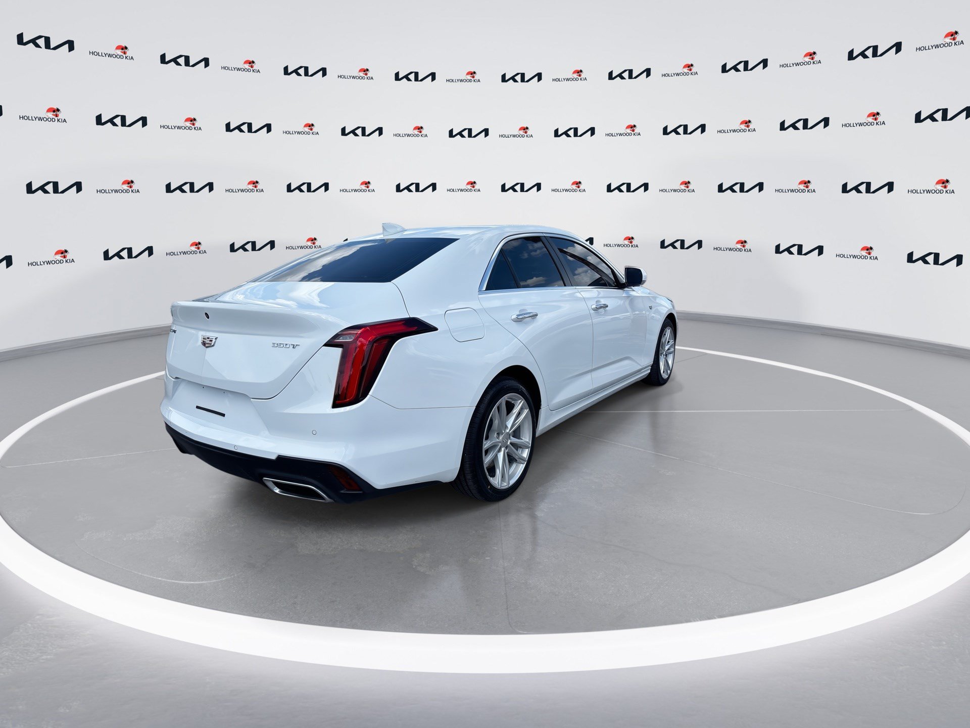 Used 2024 Cadillac CT4 Luxury RWD image 8