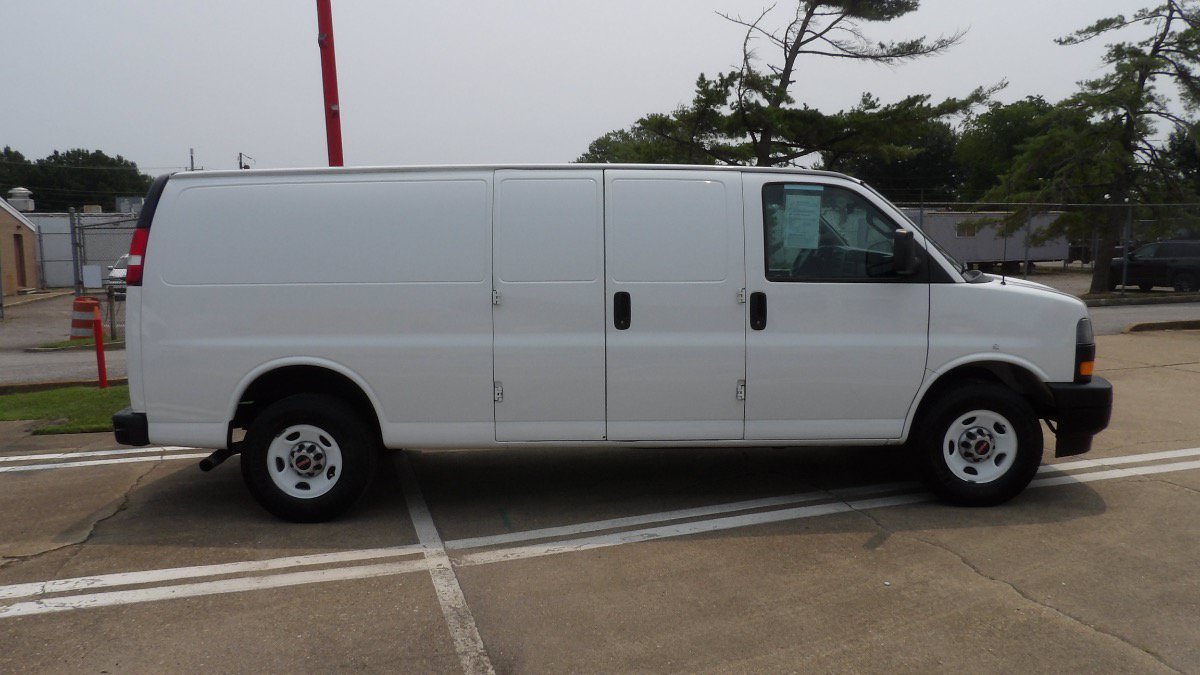 Used 2020 GMC Savana 2500 Extended w/ Driver Convenience Package RWD image 2
