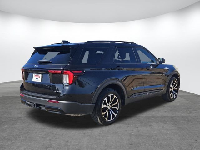 Certified 2025 Ford Explorer ST-Line image 4