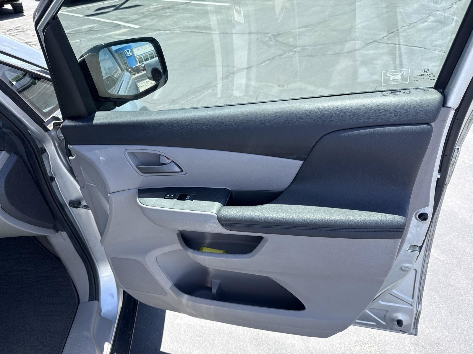 Used 2012 Honda Odyssey EX image 28
