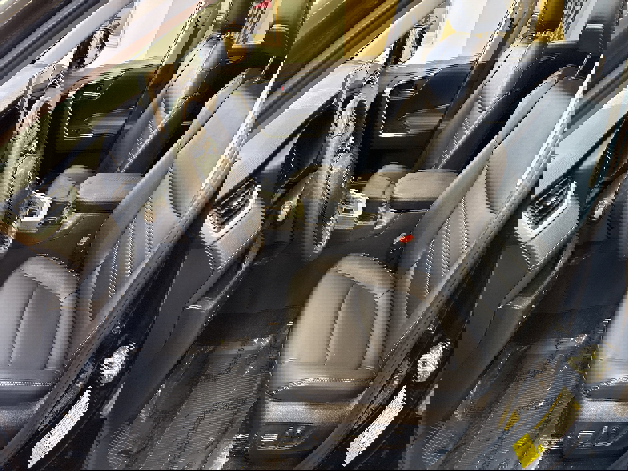 Used 2023 Toyota RAV4 XLE Premium image 30