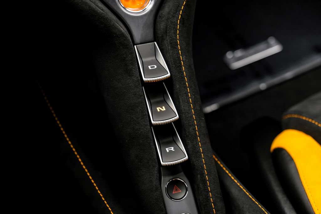 Used 2026 McLaren 750S Spider RWD image 27