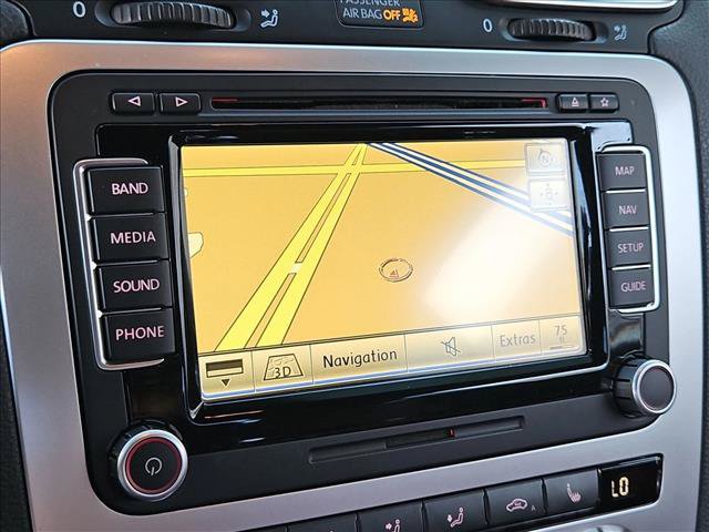 Used 2013 Volkswagen Eos Executive FWD image 13