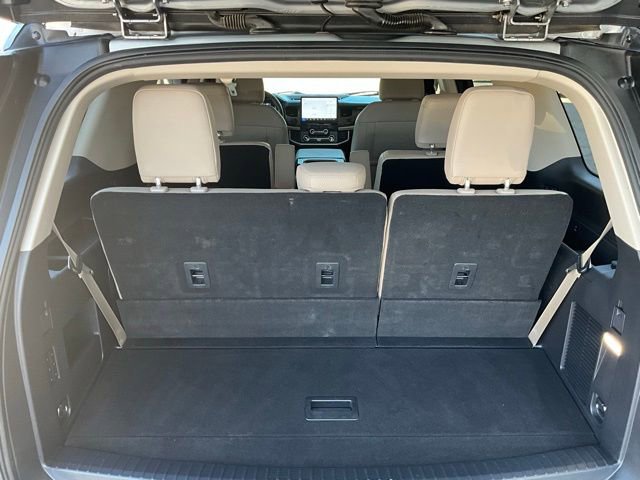 Used 2022 Ford Expedition Limited image 11