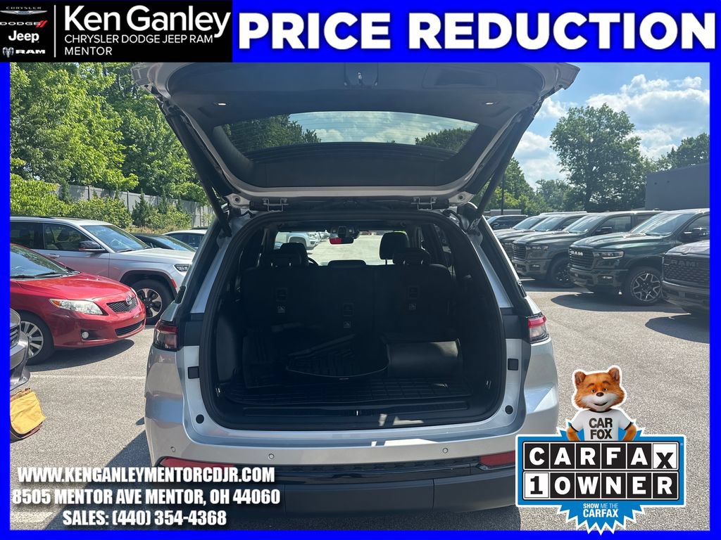 Certified 2025 Jeep Grand Cherokee Altitude w/ Trailer Tow Package AWD/4WD image 11