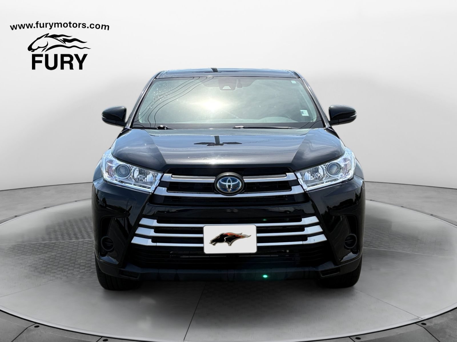 Used 2019 Toyota Highlander LE w/ Carpet Mat Package (TMS) AWD/4WD image 9