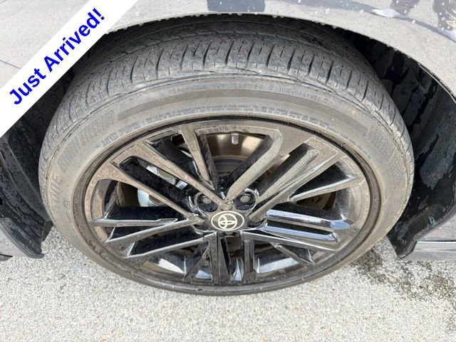 Used 2025 Toyota Camry SE FWD image 11