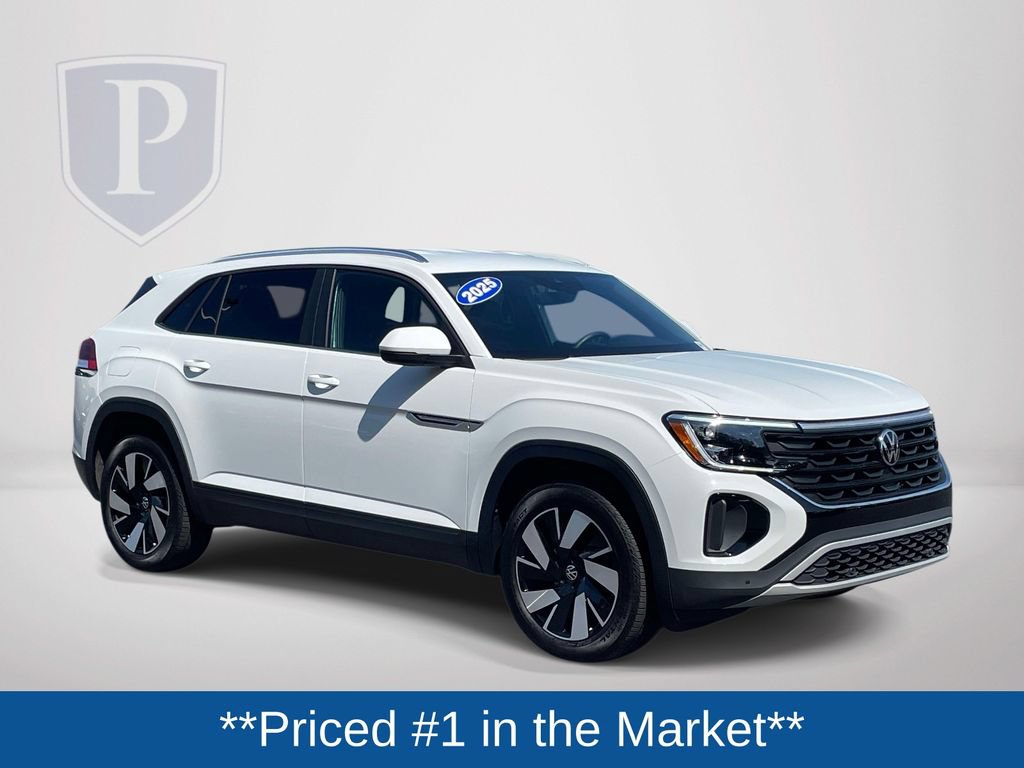 Used 2025 Volkswagen Atlas Cross Sport SE FWD image 2