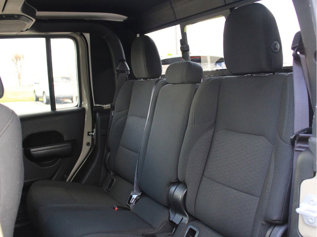 Used 2020 Jeep Gladiator Sport w/ Quick Order Package 24S image 31