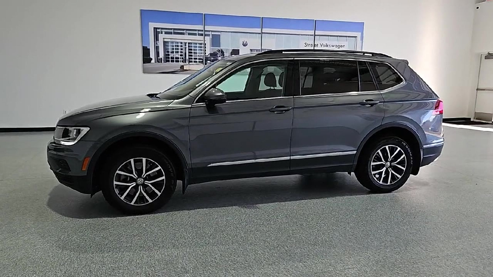 Certified 2020 Volkswagen Tiguan SE FWD image 5