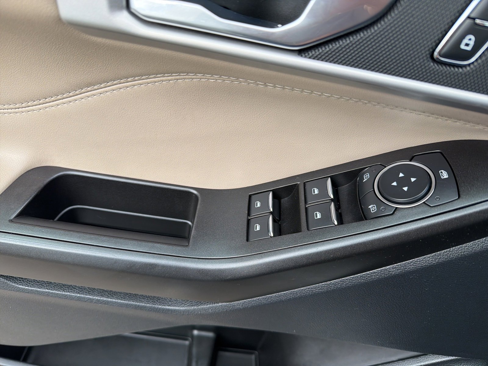 Used 2020 Ford Explorer XLT w/ Equipment Group 202A image 50