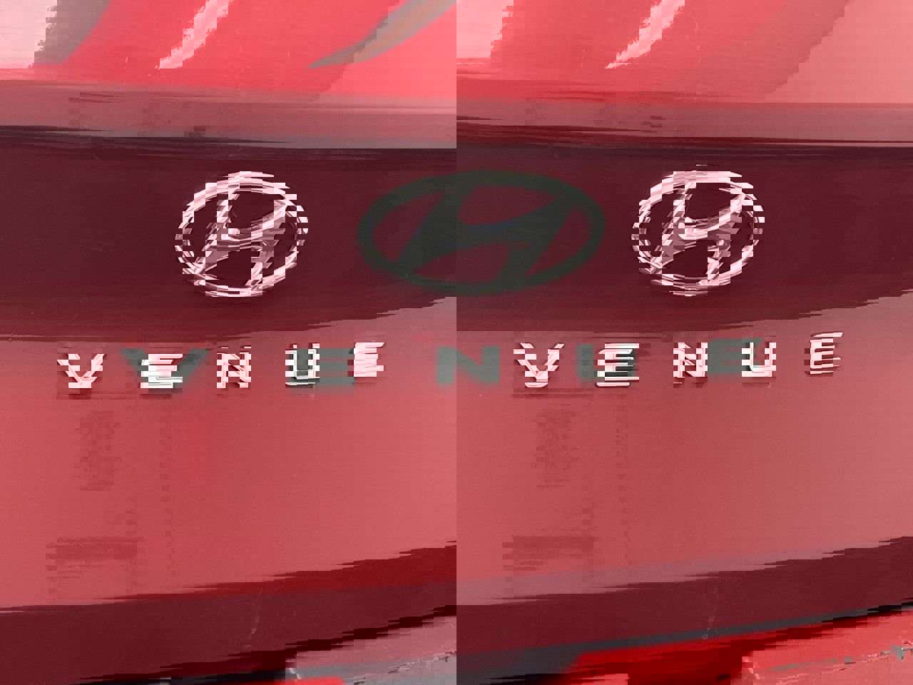 Used 2021 Hyundai Venue SEL image 23