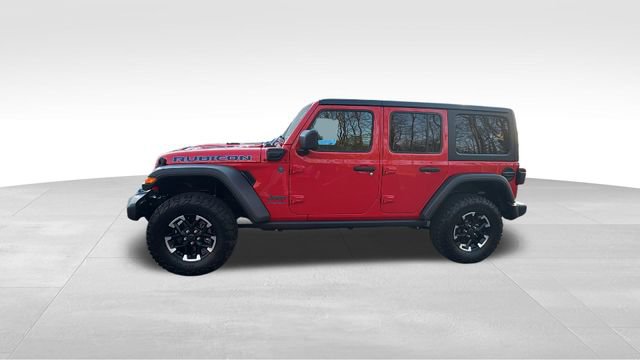 Used 2025 Jeep Wrangler Unlimited Rubicon 4xe w/ Convenience Group AWD/4WD image 4