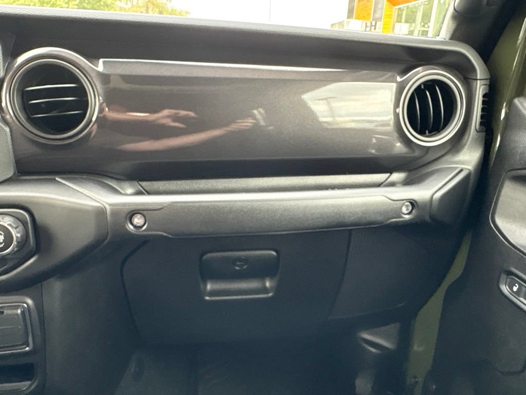 Used 2022 Jeep Gladiator Sport AWD/4WD image 37