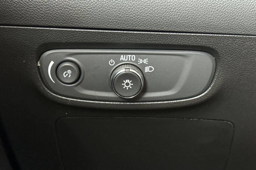 Used 2024 Buick Encore GX Sport Touring w/ Advanced Technology Package FWD image 31