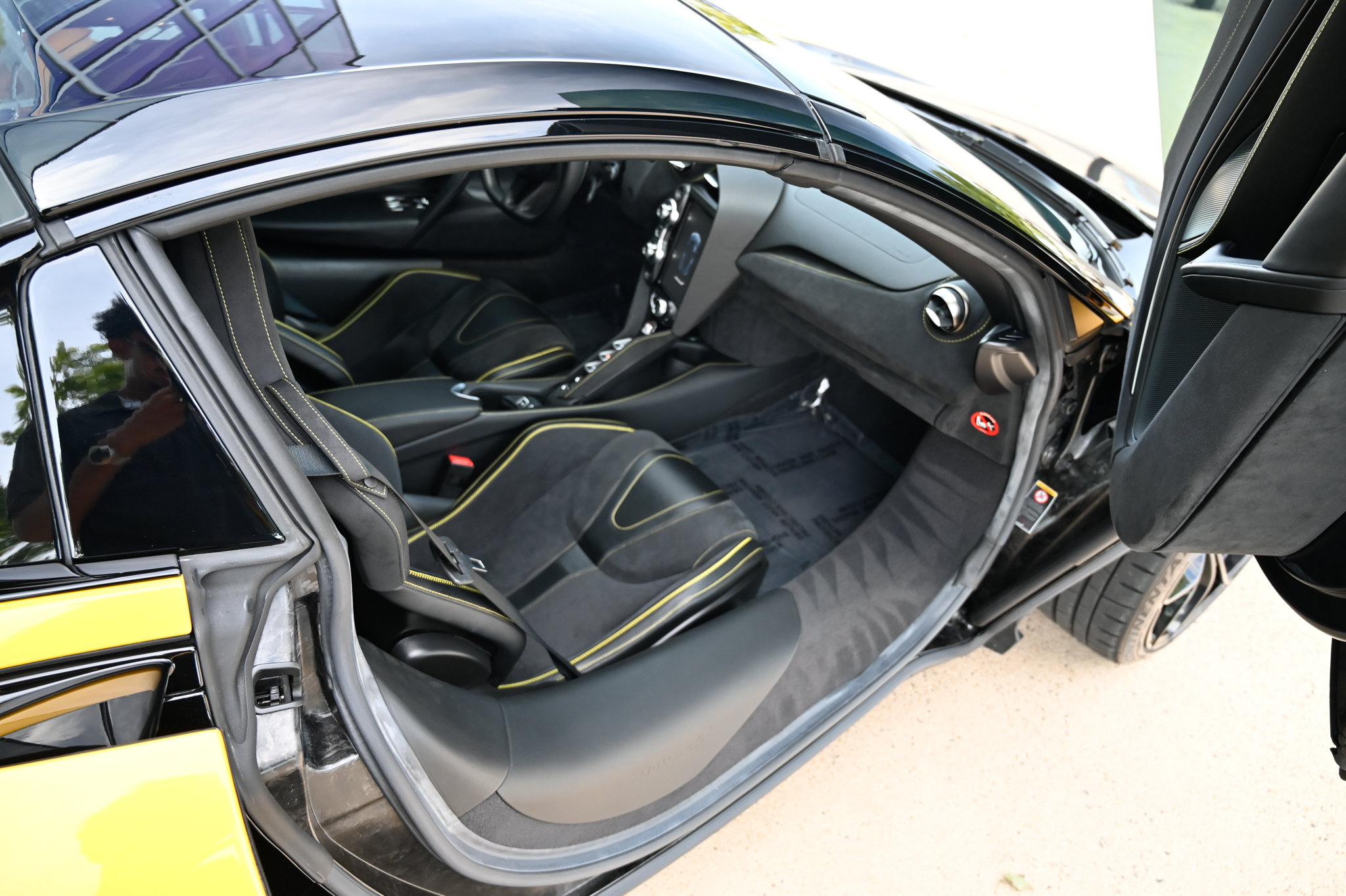 Used 2020 McLaren 720S Performance RWD image 13