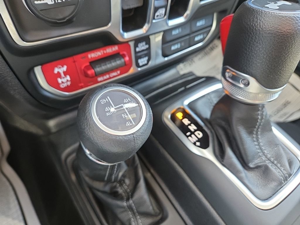 Used 2025 Jeep Wrangler Unlimited Rubicon 4xe image 35