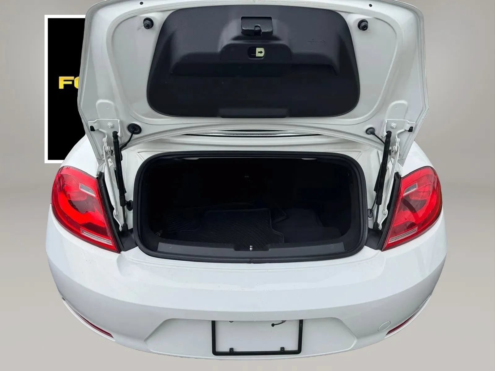 Used 2013 Volkswagen Beetle 2.5 FWD image 15