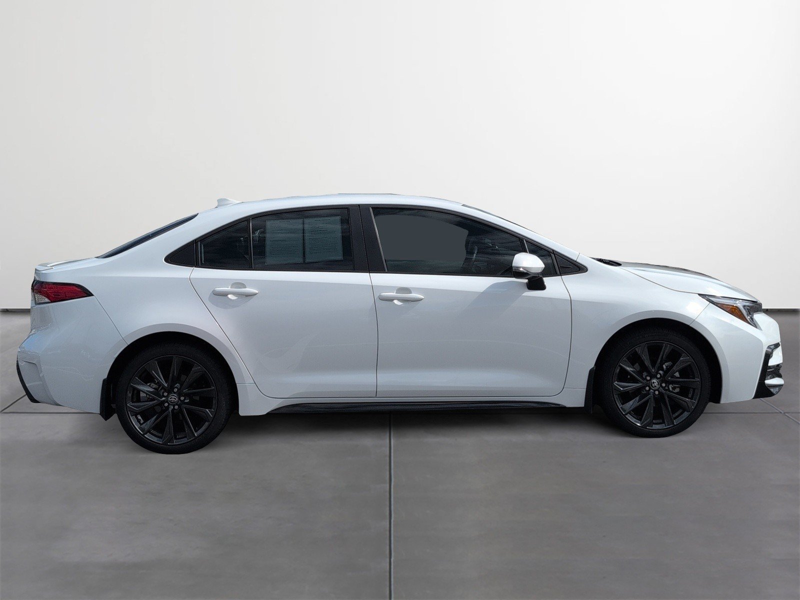 Certified 2025 Toyota Corolla SE FWD image 6