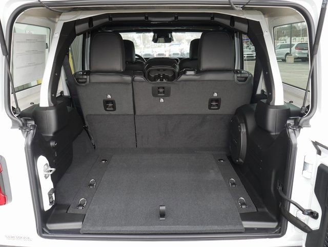New 2026 Jeep Wrangler Sahara AWD/4WD image 8
