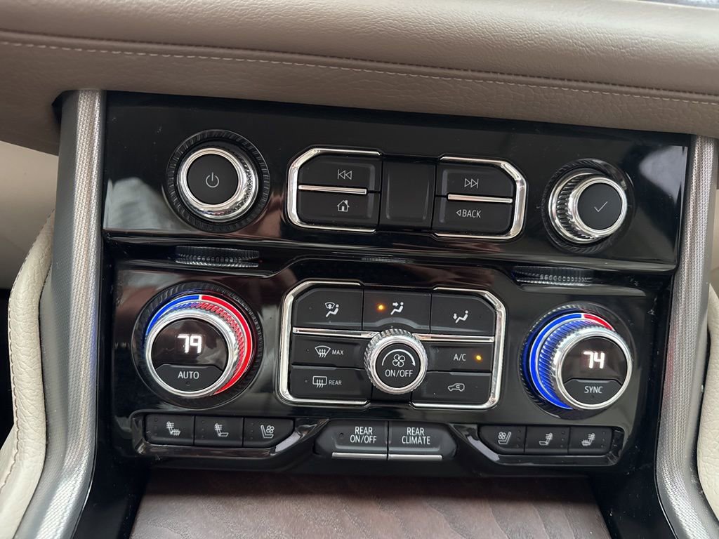 Used 2022 GMC Yukon XL Denali w/ Denali Premium Package image 27
