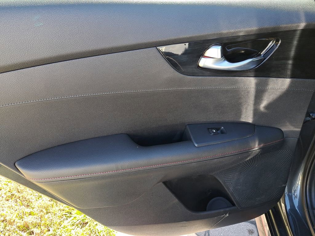 Used 2020 Kia Forte GT image 11