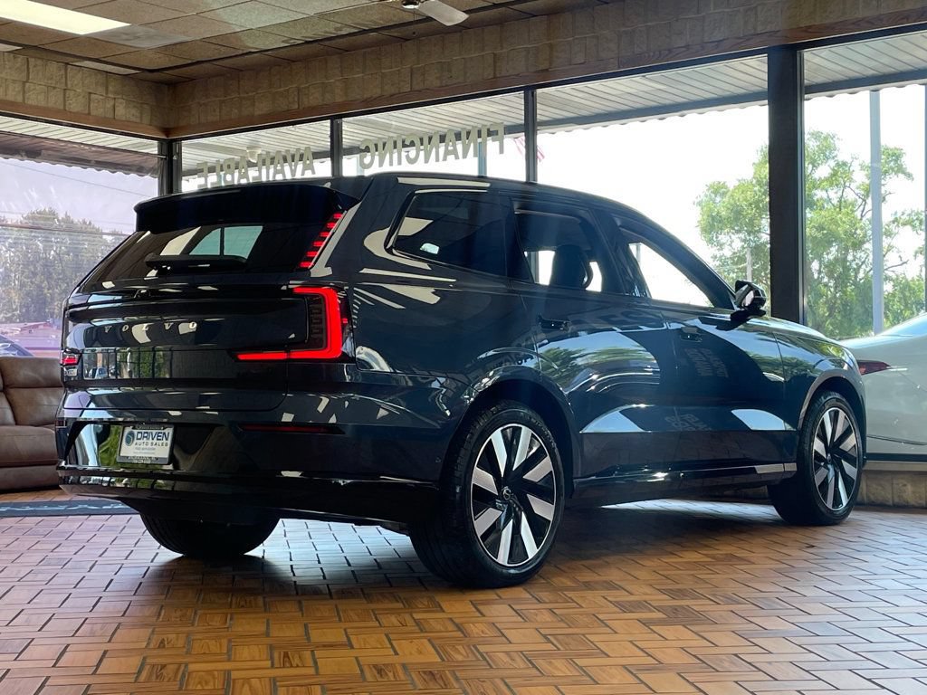 Used 2025 Volvo EX90 Ultra AWD/4WD image 10