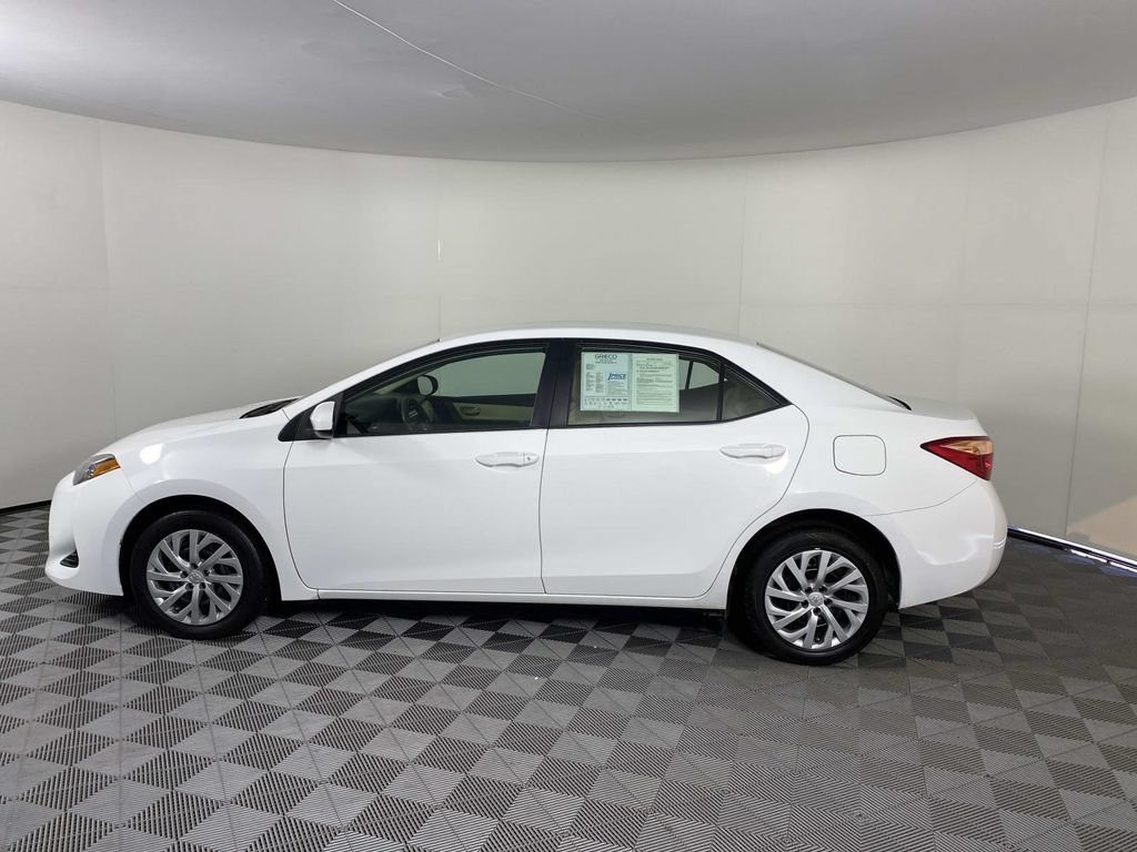 Used 2018 Toyota Corolla LE FWD image 5