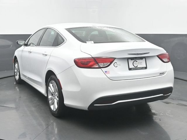 Used 2016 Chrysler 200 Limited w/ Convenience Group FWD image 4