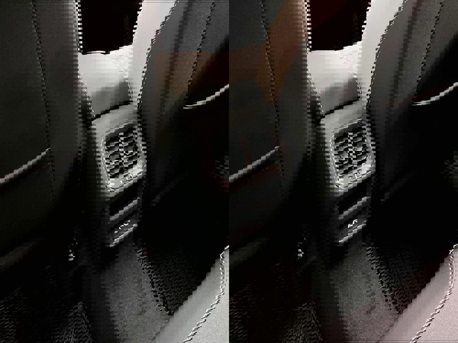 New 2026 Volkswagen Taos SE image 16