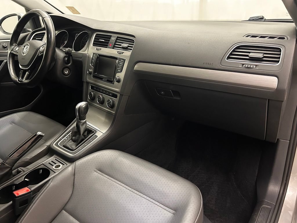 Used 2015 Volkswagen Golf TDI FWD image 18