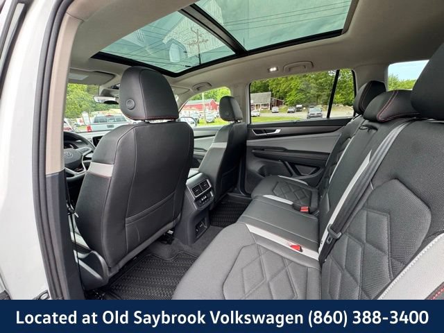 Certified 2025 Volkswagen Atlas Peak Edition SE AWD/4WD image 10