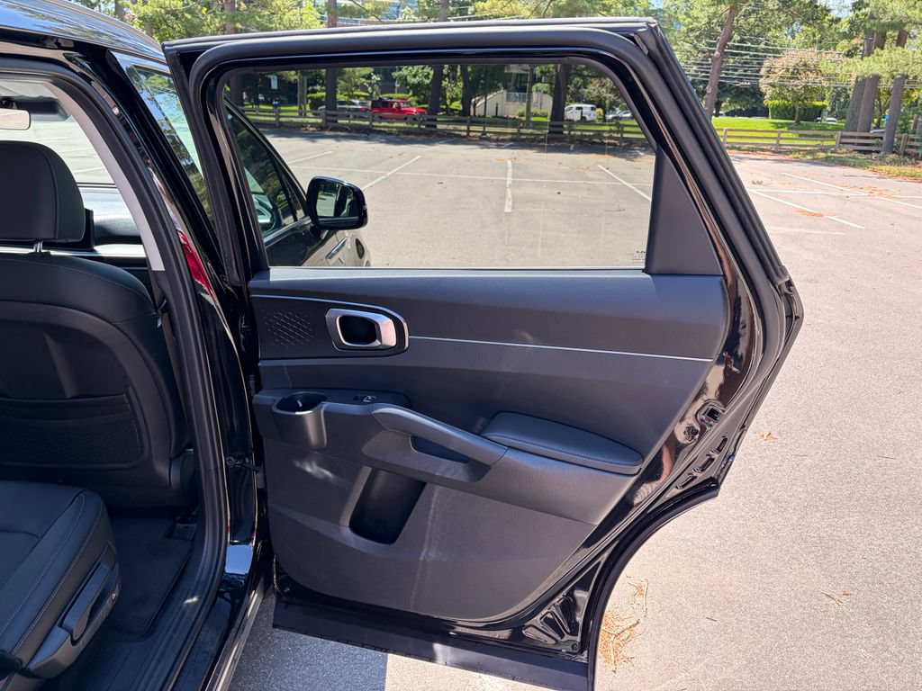 Used 2025 Kia Sorento EX AWD/4WD image 21