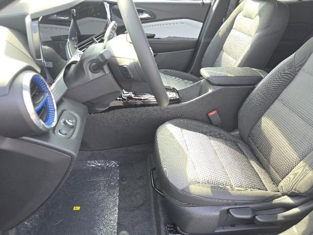 Used 2025 Chevrolet Trax LT w/ Driver Confidence Package image 24
