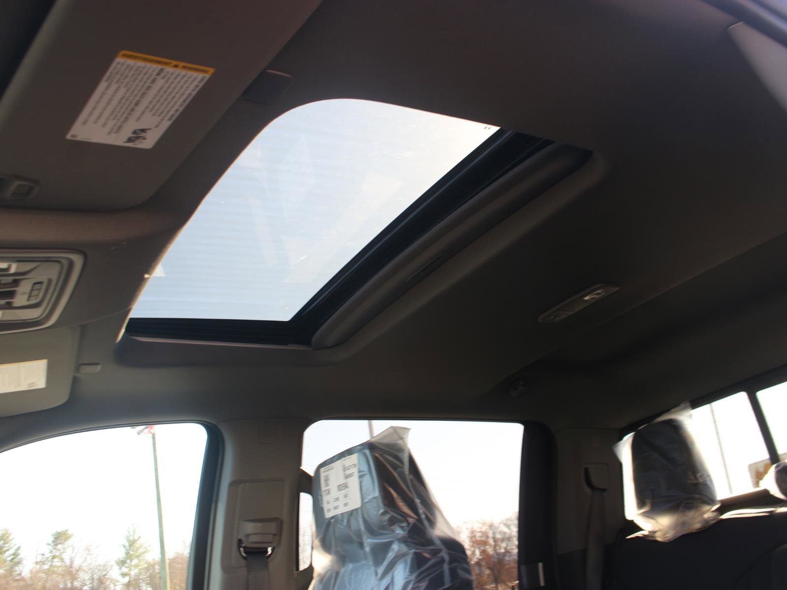 New 2026 GMC Sierra 2500 Denali w/ Denali Reserve Package image 17