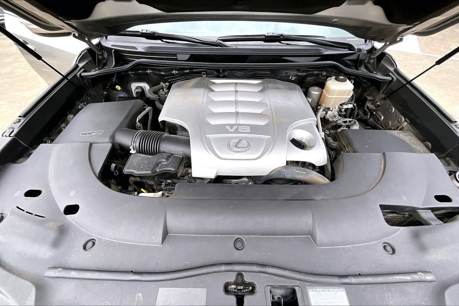 Used 2020 Lexus LX 570 4WD w/ Luxury Package image 29